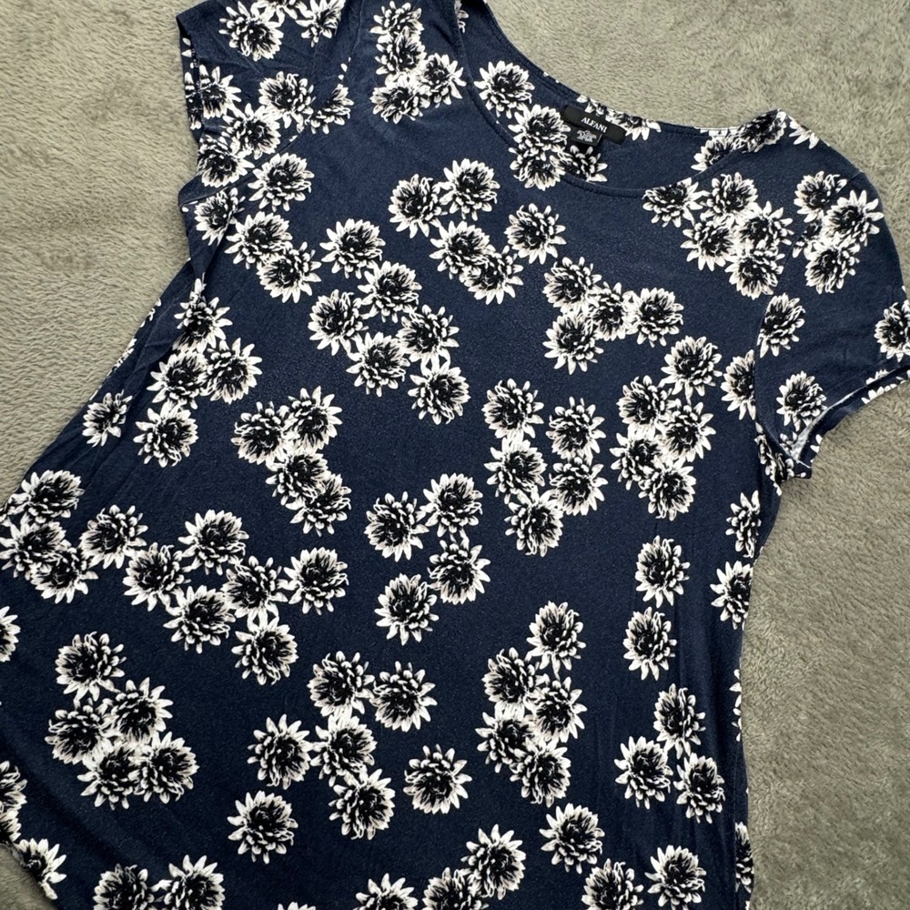 Alfani Floral Top Womens XL Navy Blue Excellent Short Sleeve Scoop Neck Blouse
